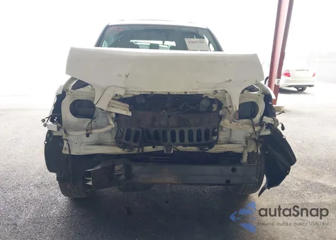 2005 Toyota Sequoia Sr5 V8 z USA, uszkodzony, nr VIN 5TDZT34A65S264105